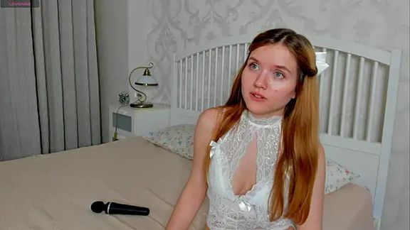 Eva__Lewis