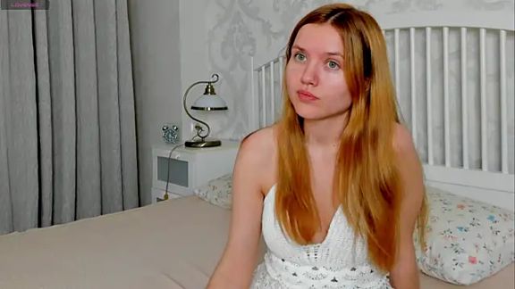 Eva__Lewis