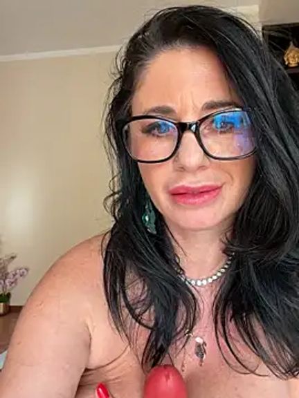 Eva_Pearl