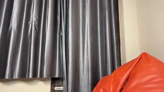 SquirtingQueen_Mahi