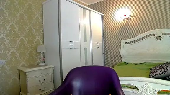 Evelyn_Shy