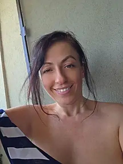 Risky_woman