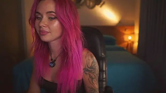 Sarah_Pink