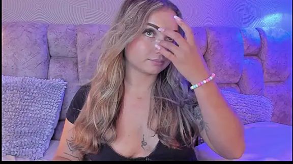AnnyLopezz_