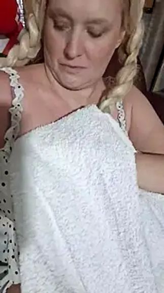 Bella_Squirts