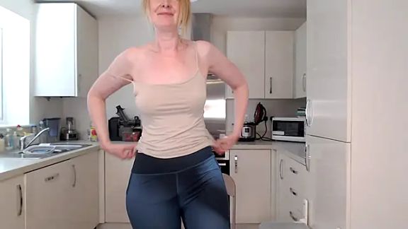 Anna_Raye