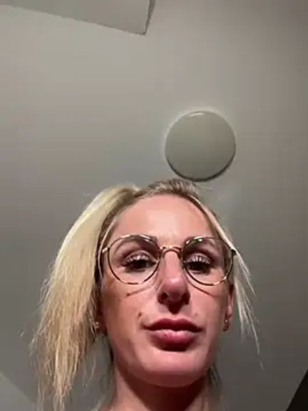 Liana_Lou