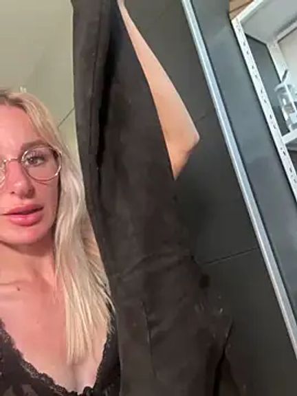 Liana_Lou