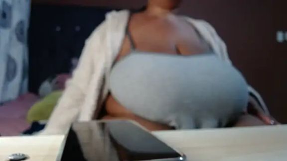 Lovelyboobs01