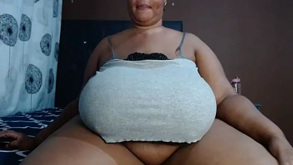 Lovelyboobs01