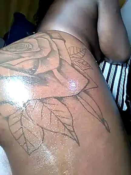 Hugemassivebootie