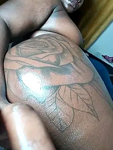 Hugemassivebootie