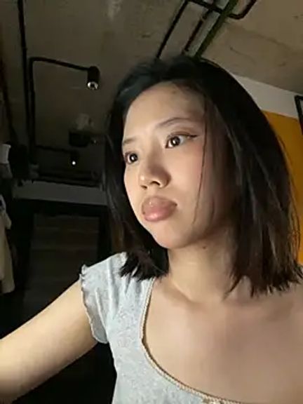Asian_Lyyyy