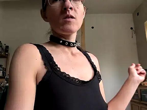 Milky_hairy_mommy