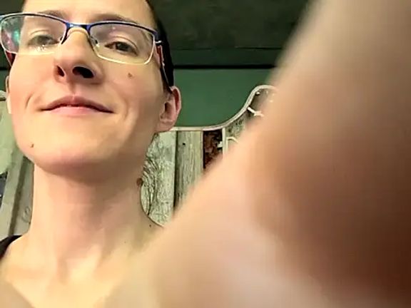 Milky_hairy_mommy