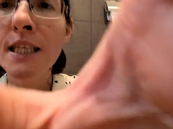 Milky_hairy_mommy