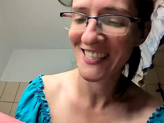 Milky_hairy_mommy