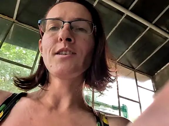 Milky_hairy_mommy