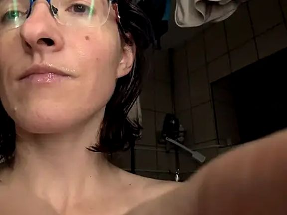 Milky_hairy_mommy