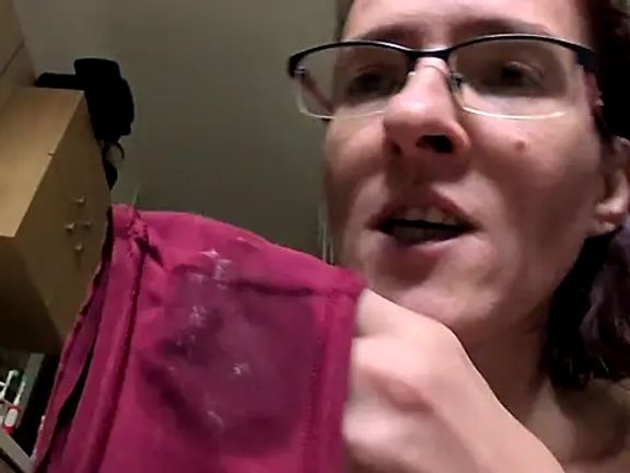 Milky_hairy_mommy