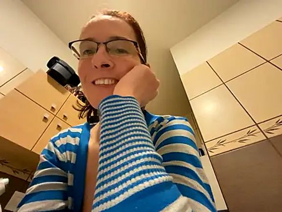 Milky_hairy_mommy