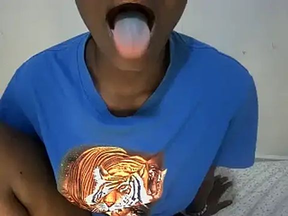 ebony_curvedass