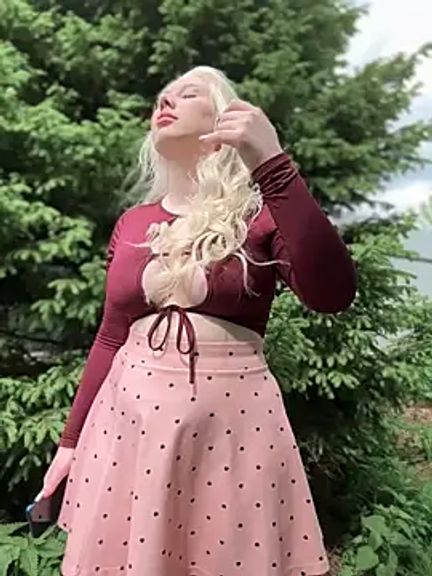 LaraHollywood