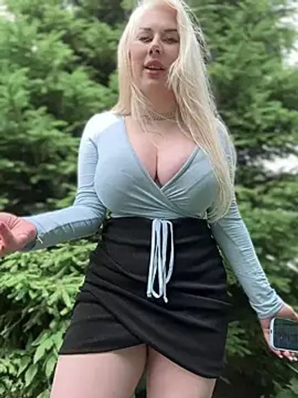 LaraHollywood