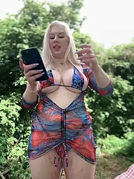 LaraHollywood
