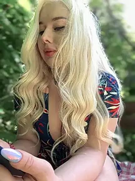 LaraHollywood