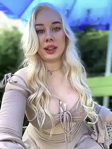 LaraHollywood