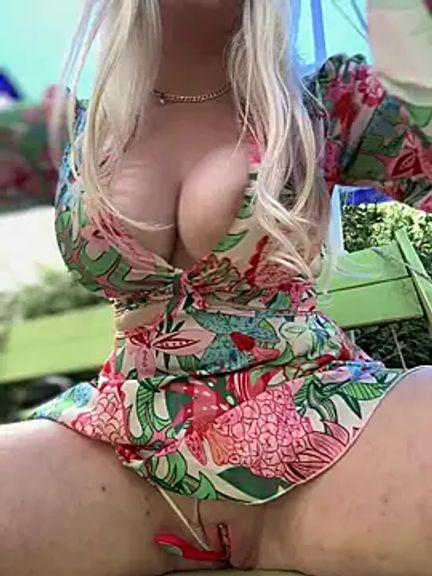 LaraHollywood