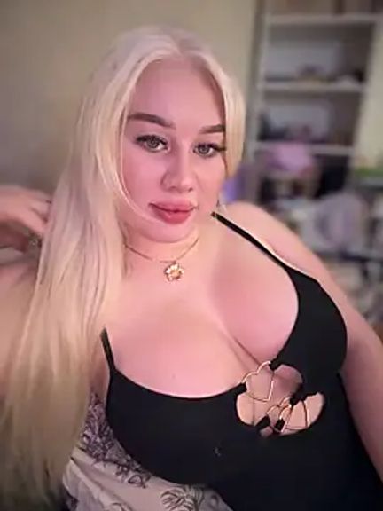 LaraHollywood