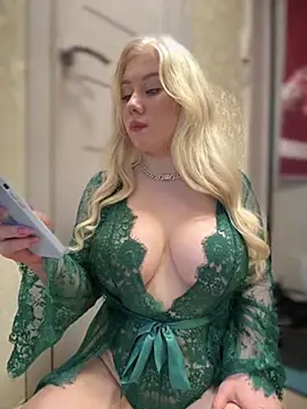 LaraHollywood