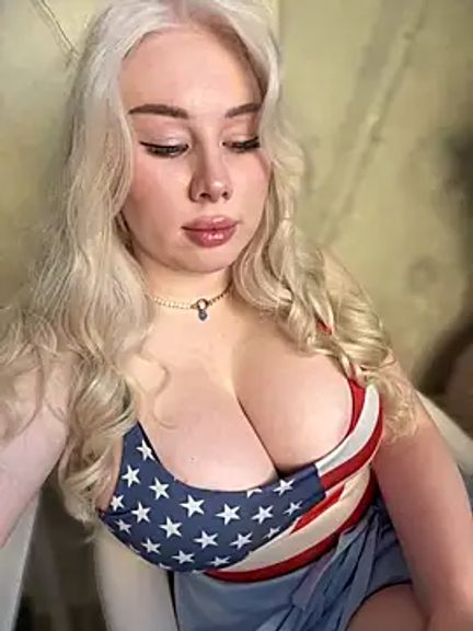 LaraHollywood
