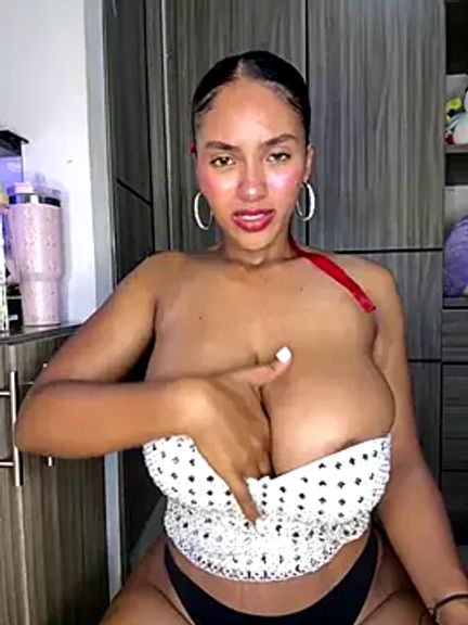 Mia_sweet80