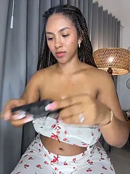 Mia_sweet80