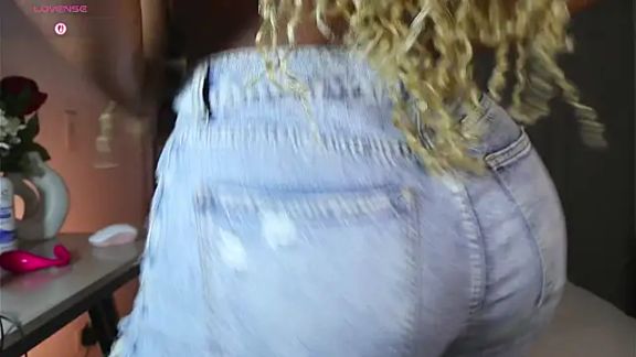 Mia_sweet80