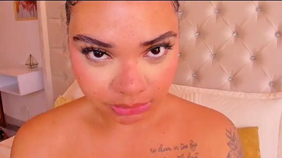 Eloisa_cleavage_