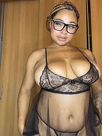 Eloisa_cleavage_
