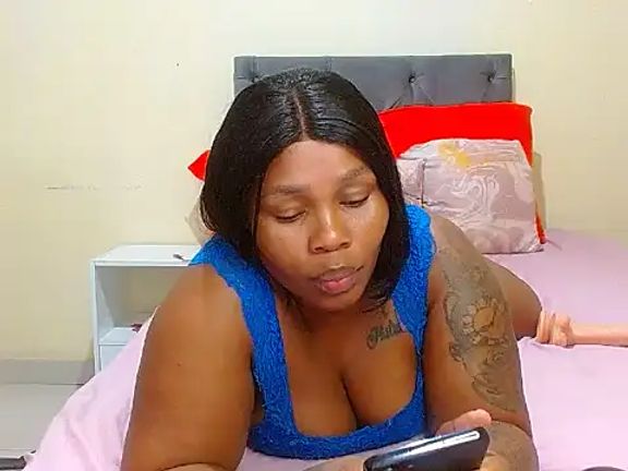 curvycloe1