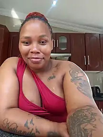 curvycloe1
