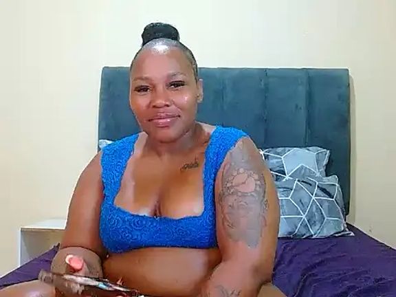 curvycloe1
