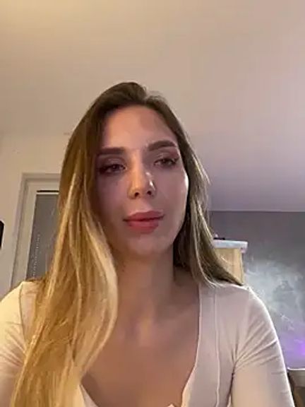 LINA_ALL_EYES_ON_YOU