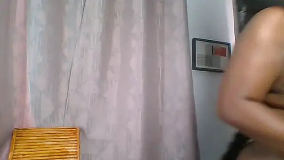 Curvy_Scarlet
