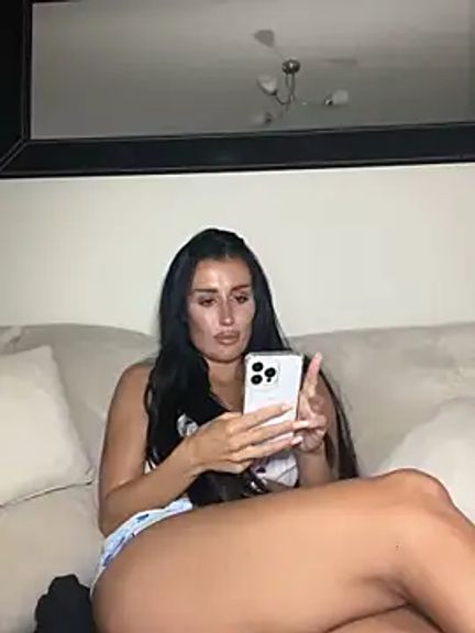 SECRETBELLAUK