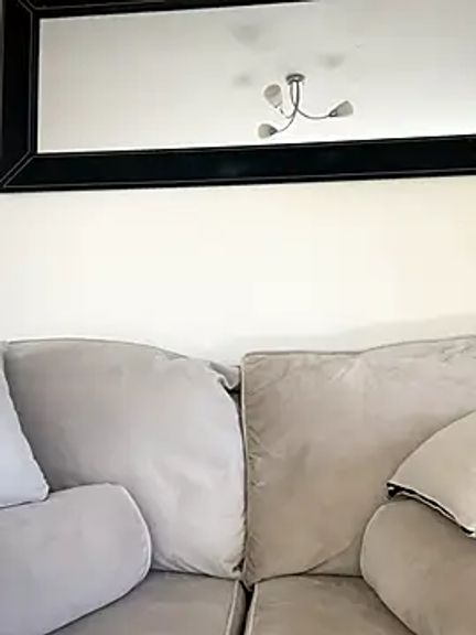 SECRETBELLAUK