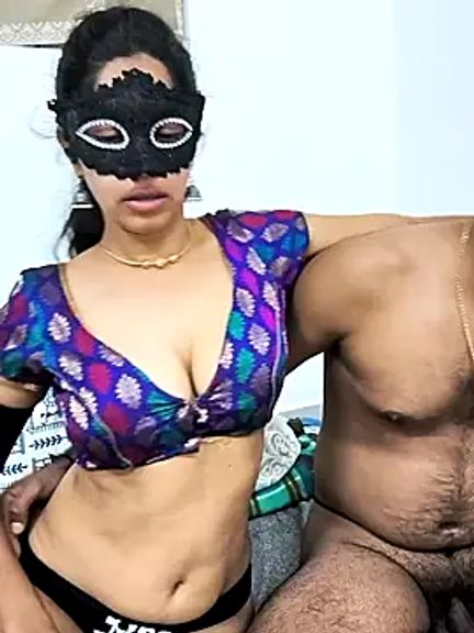 NAUGHTY_INDIAN_COUPLE