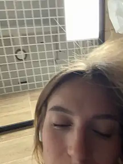 -AngelAri-