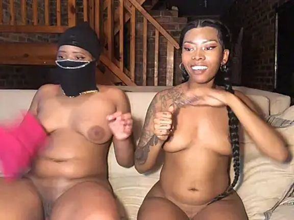 TyraaLee